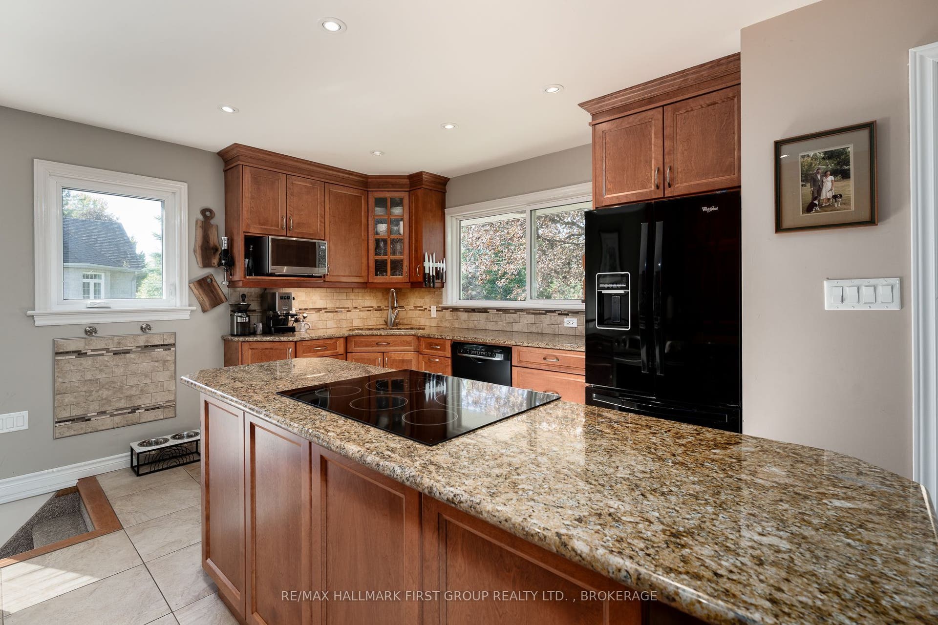 487 Coronation Boulevard, Kingston, Frontenac ON K7M 5R1 487 Coronation Boulevard, Kingston, Frontenac ON K7M 5R1