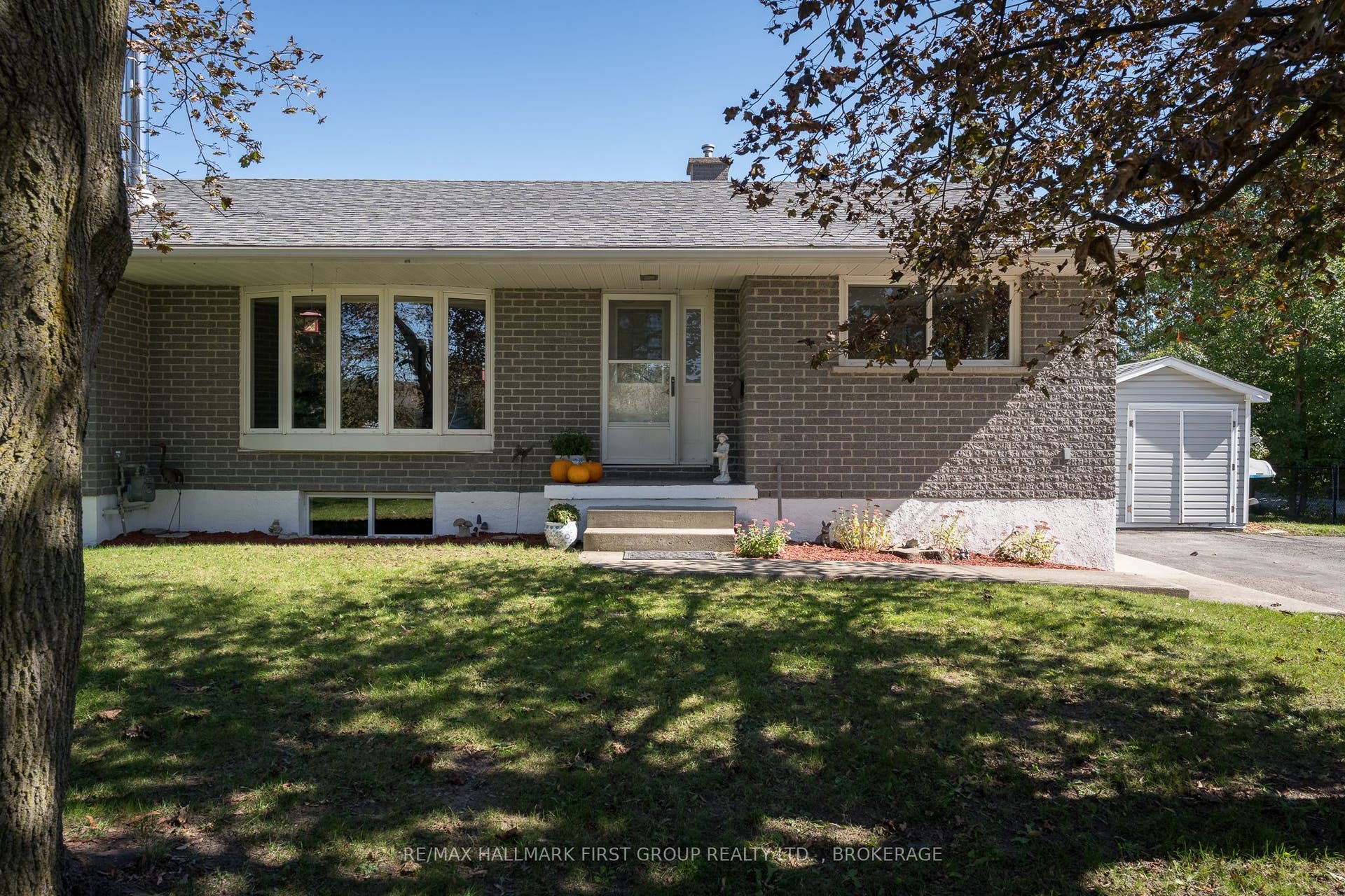 487 Coronation Boulevard, Kingston, Frontenac ON K7M 5R1 487 Coronation Boulevard, Kingston, Frontenac ON K7M 5R1