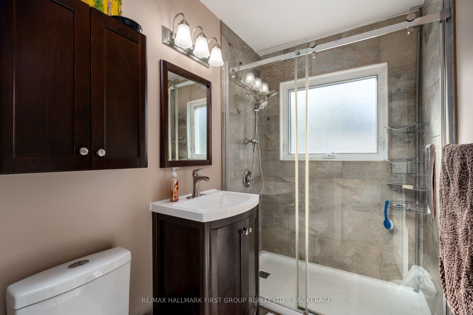 487 Coronation Boulevard, Kingston, Frontenac ON K7M 5R1 487 Coronation Boulevard, Kingston, Frontenac ON K7M 5R1