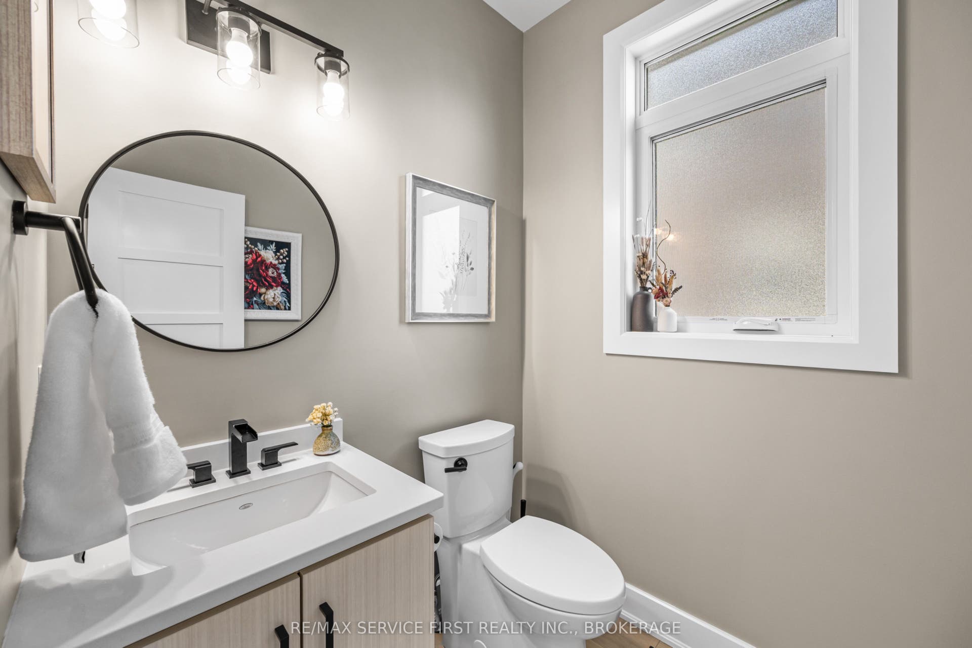 1361 Ottawa Street, Kingston, Frontenac ON K7P 2V6