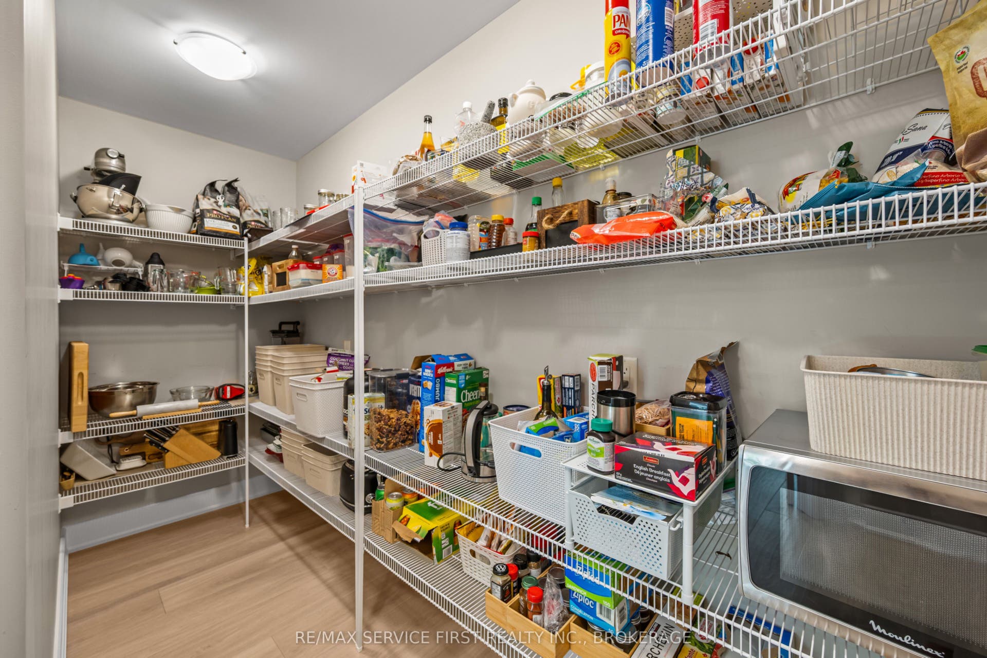 1361 Ottawa Street, Kingston, Frontenac ON K7P 2V6