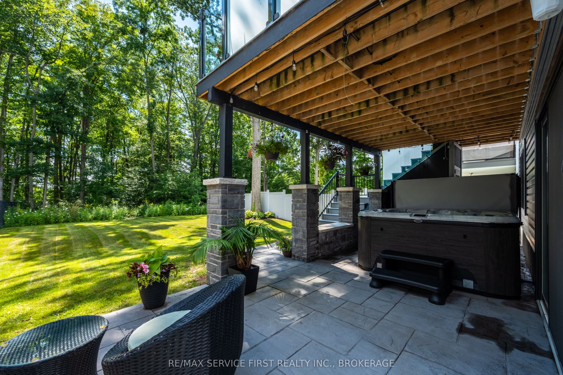 1361 Ottawa Street, Kingston, Frontenac ON K7P 2V6