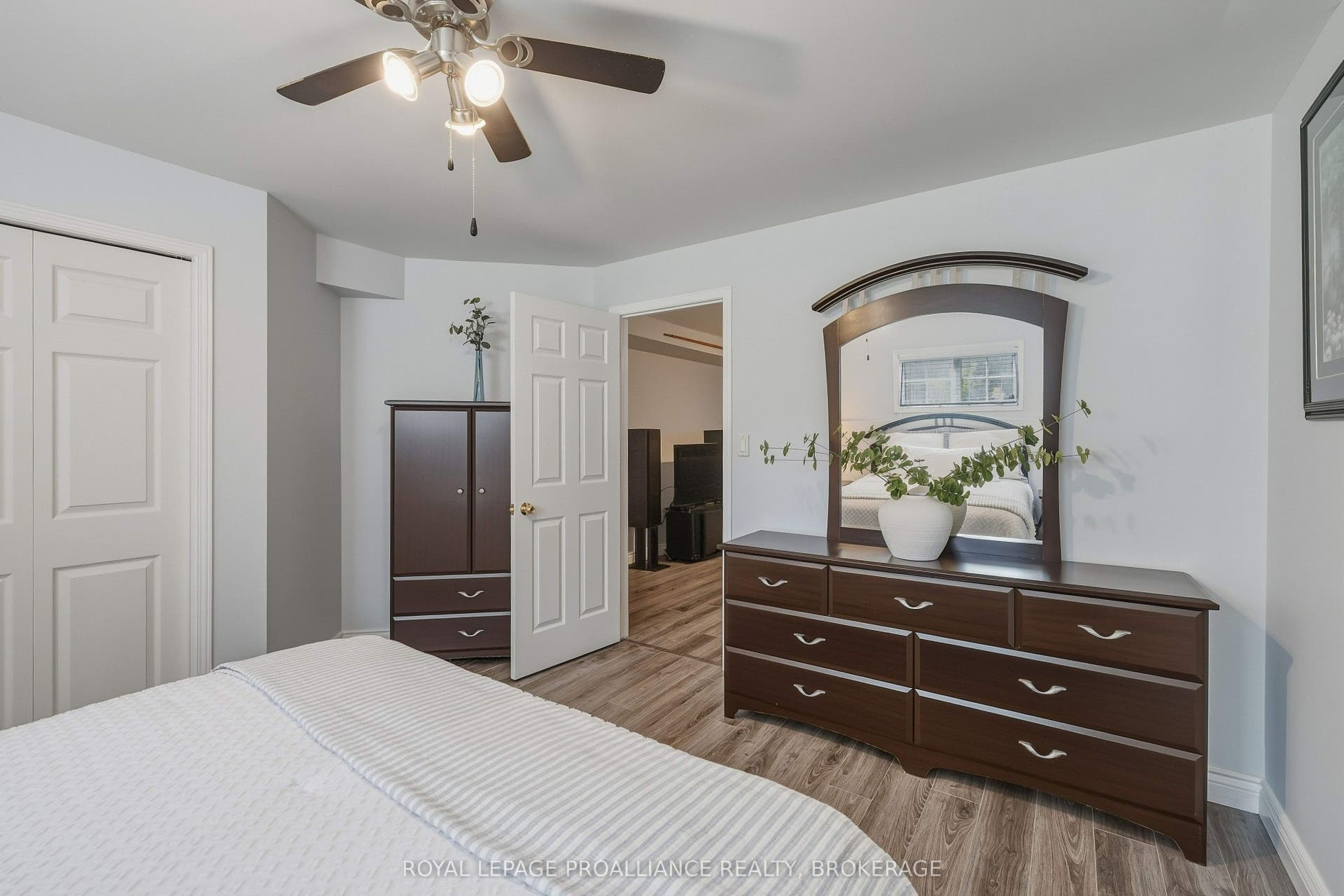 662 Millbrook Crescent, Kingston, Frontenac ON K7M 7Z8 662 Millbrook Crescent, Kingston, Frontenac ON K7M 7Z8