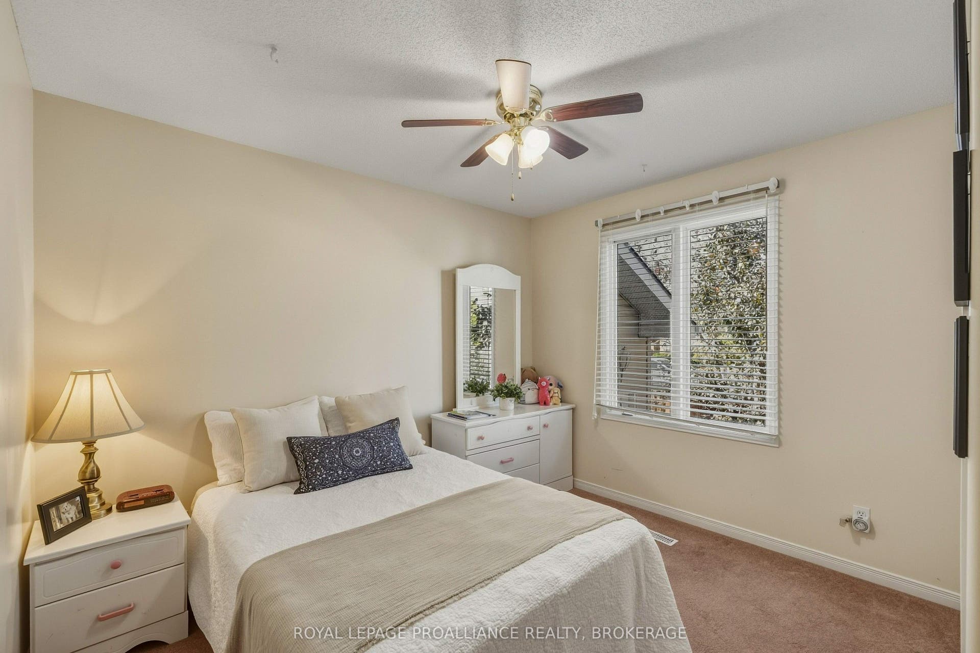 662 Millbrook Crescent, Kingston, Frontenac ON K7M 7Z8 662 Millbrook Crescent, Kingston, Frontenac ON K7M 7Z8