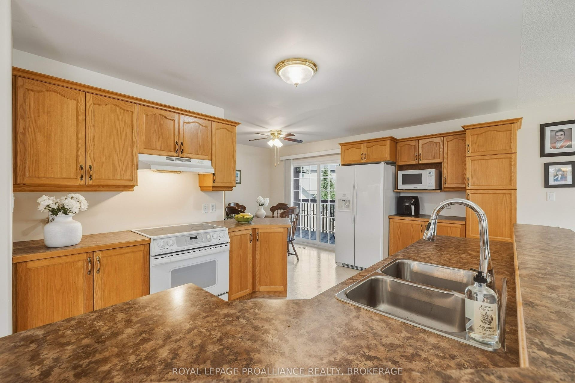 662 Millbrook Crescent, Kingston, Frontenac ON K7M 7Z8 662 Millbrook Crescent, Kingston, Frontenac ON K7M 7Z8