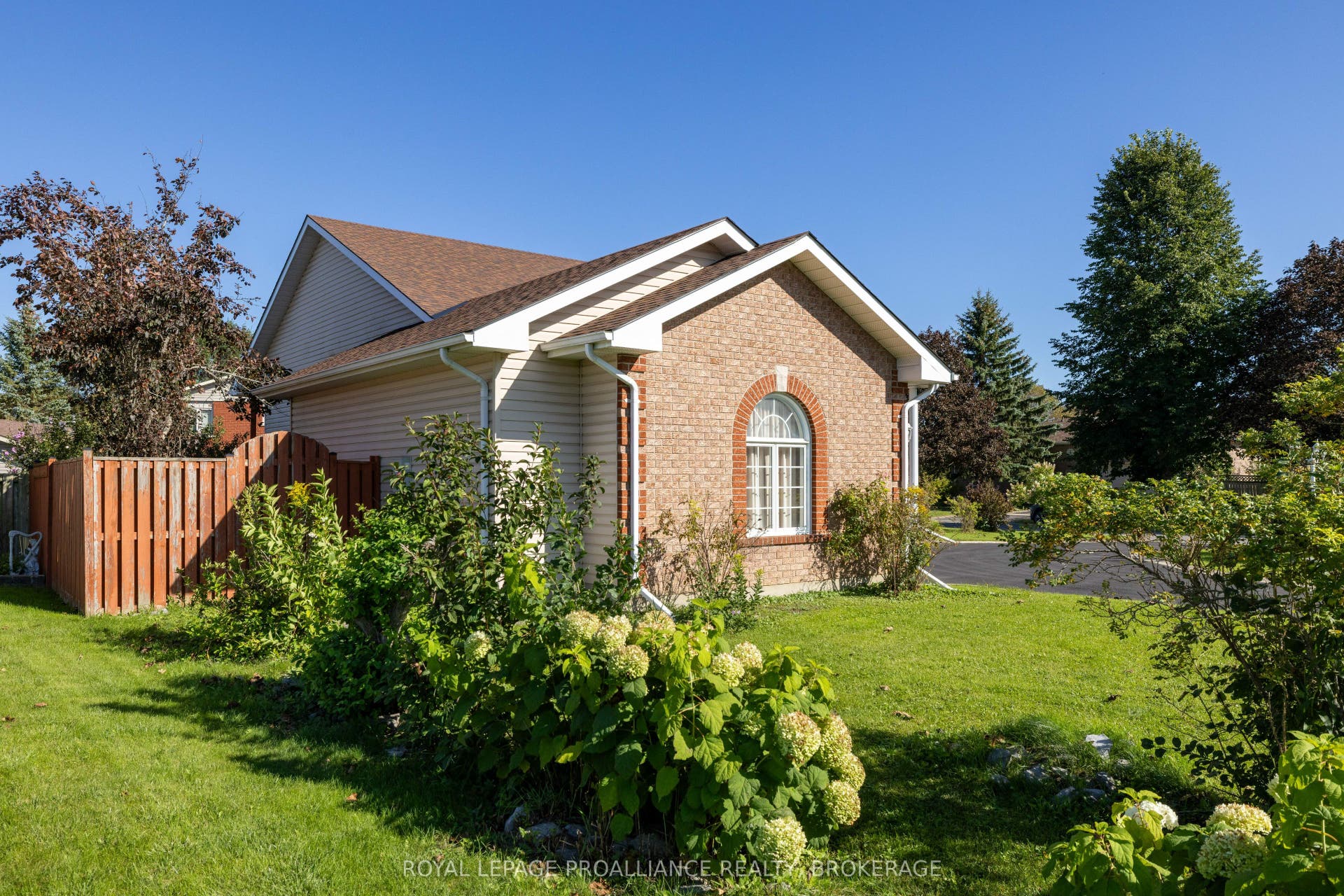 662 Millbrook Crescent, Kingston, Frontenac ON K7M 7Z8 662 Millbrook Crescent, Kingston, Frontenac ON K7M 7Z8