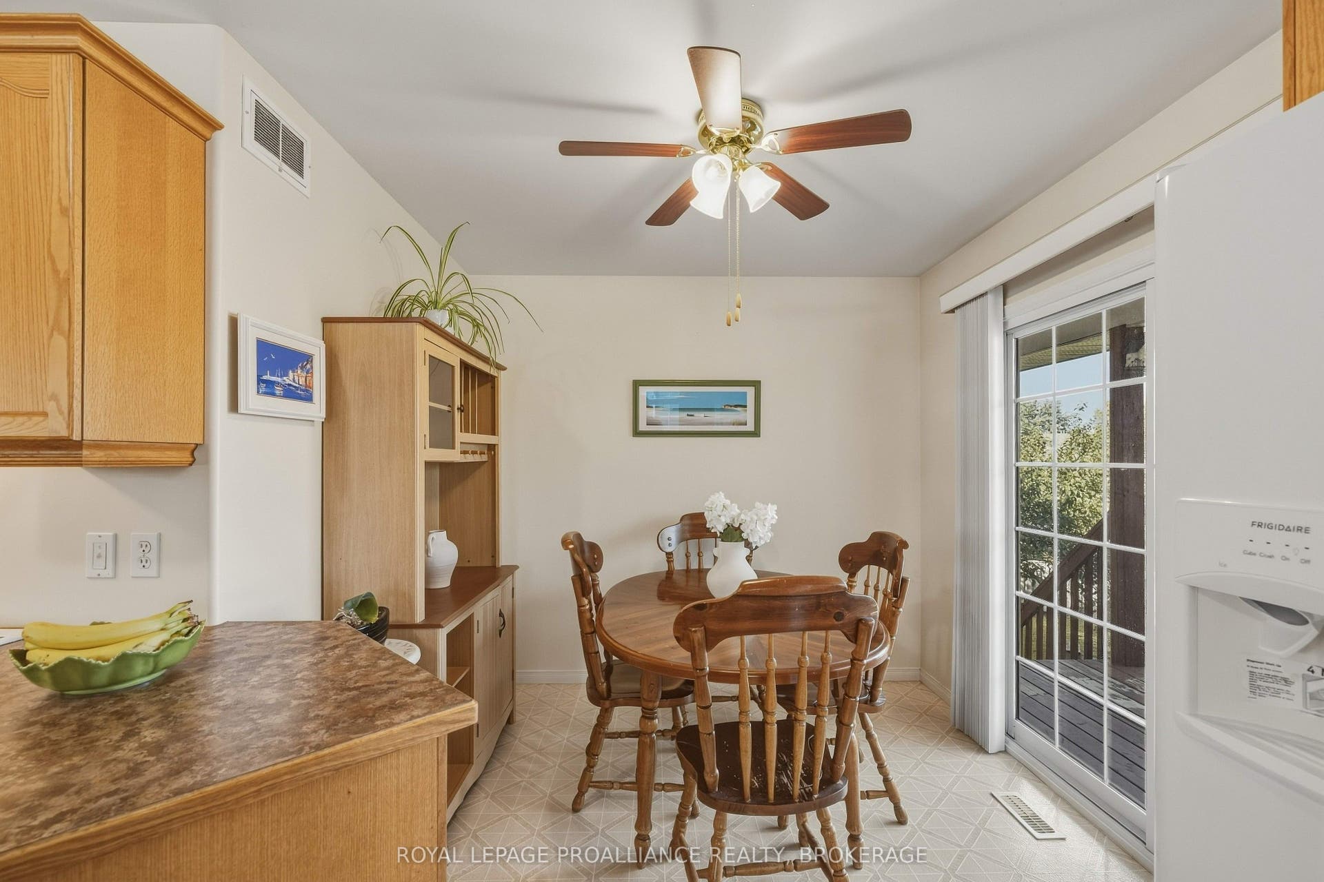 662 Millbrook Crescent, Kingston, Frontenac ON K7M 7Z8 662 Millbrook Crescent, Kingston, Frontenac ON K7M 7Z8