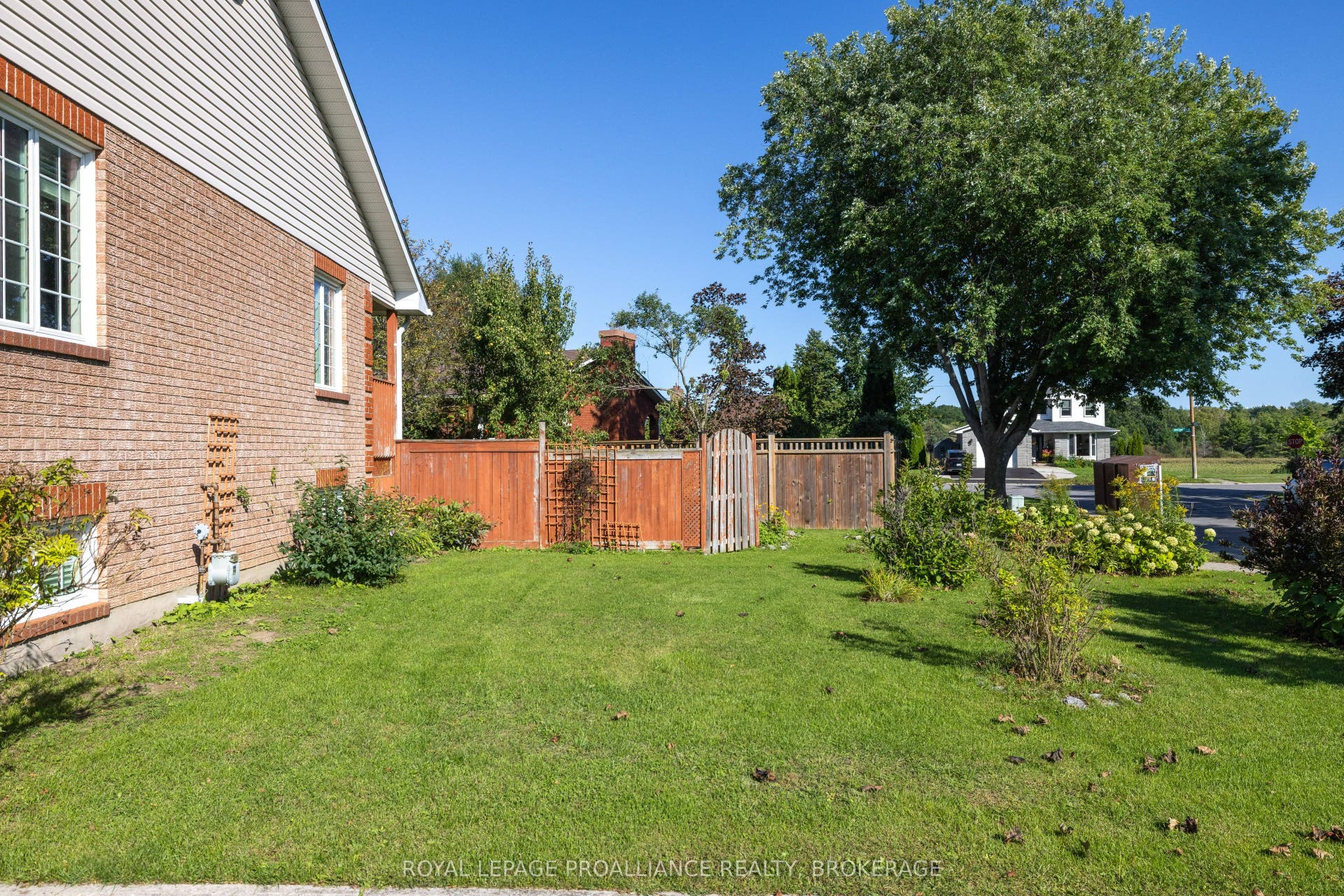 662 Millbrook Crescent, Kingston, Frontenac ON K7M 7Z8 662 Millbrook Crescent, Kingston, Frontenac ON K7M 7Z8