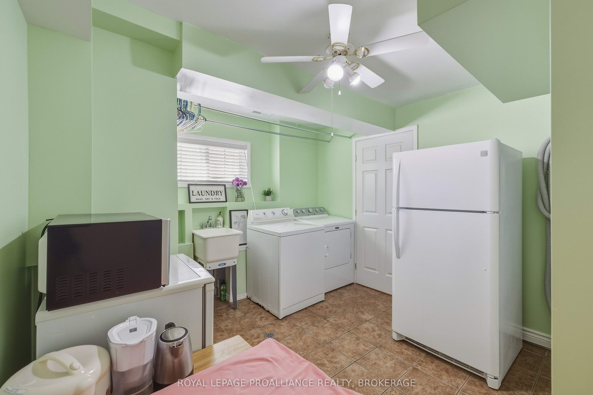 662 Millbrook Crescent, Kingston, Frontenac ON K7M 7Z8 662 Millbrook Crescent, Kingston, Frontenac ON K7M 7Z8