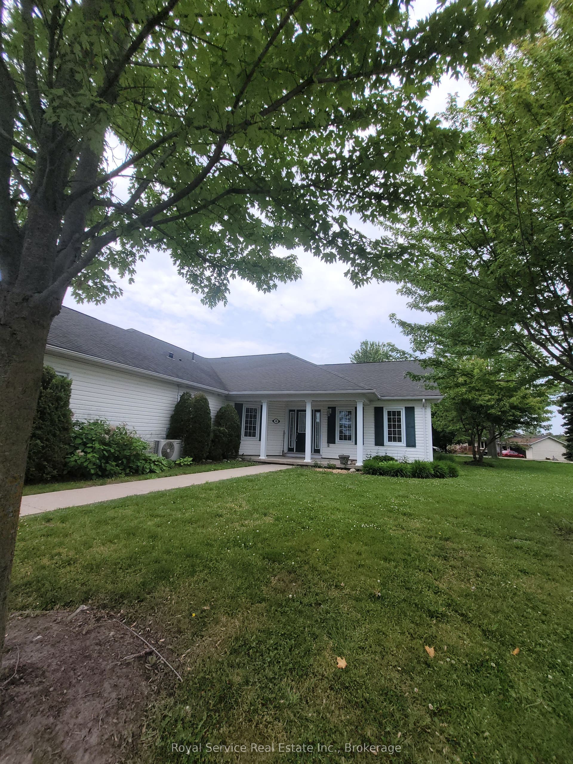 325 Densmore Road, #102, Cobourg, Northumberland ON K9A 0E4