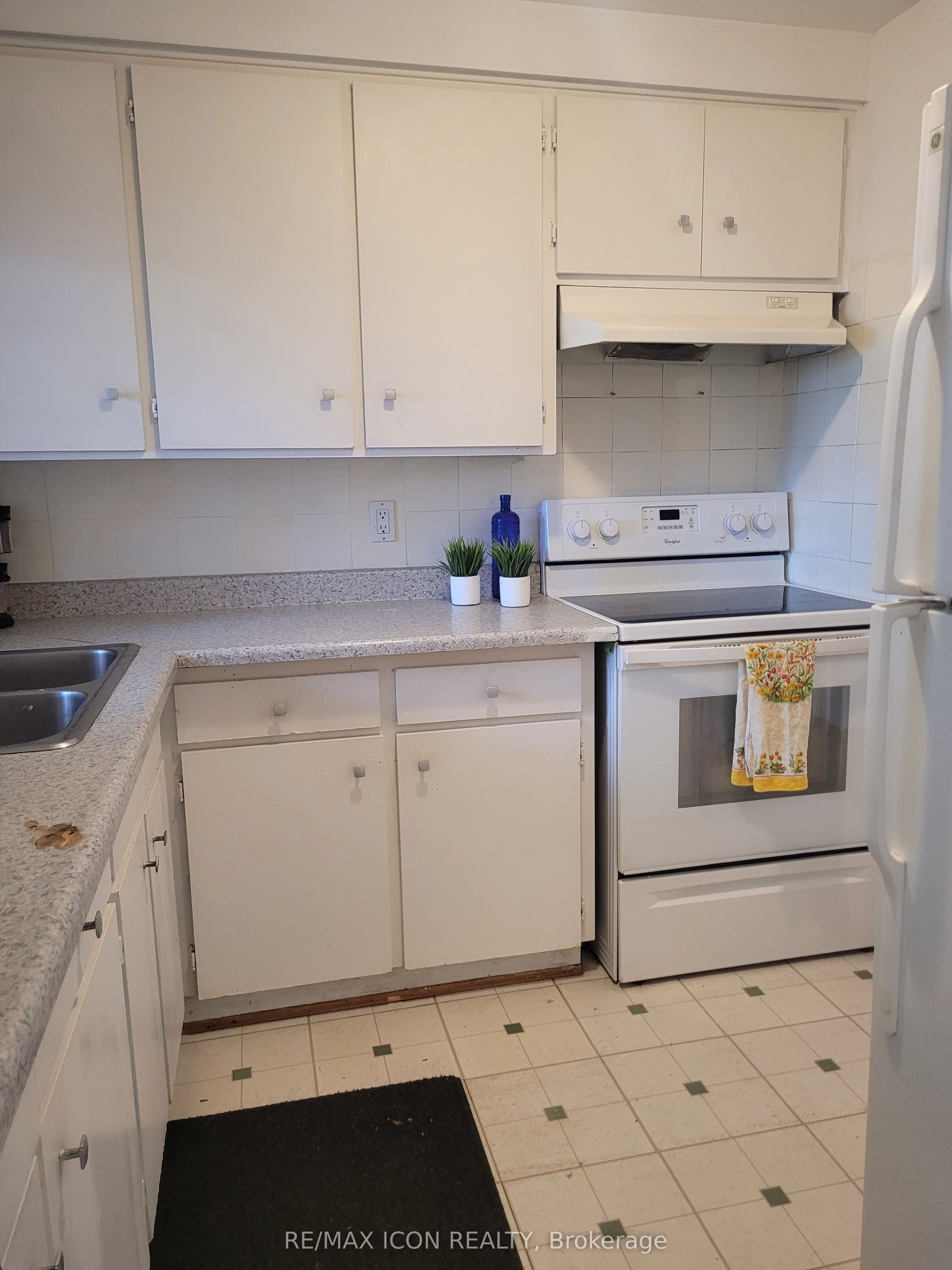 415 Morgan Avenue, #28, Kitchener, Waterloo ON N2A 2V6 415 Morgan Avenue, #28, Kitchener, Waterloo ON N2A 2V6