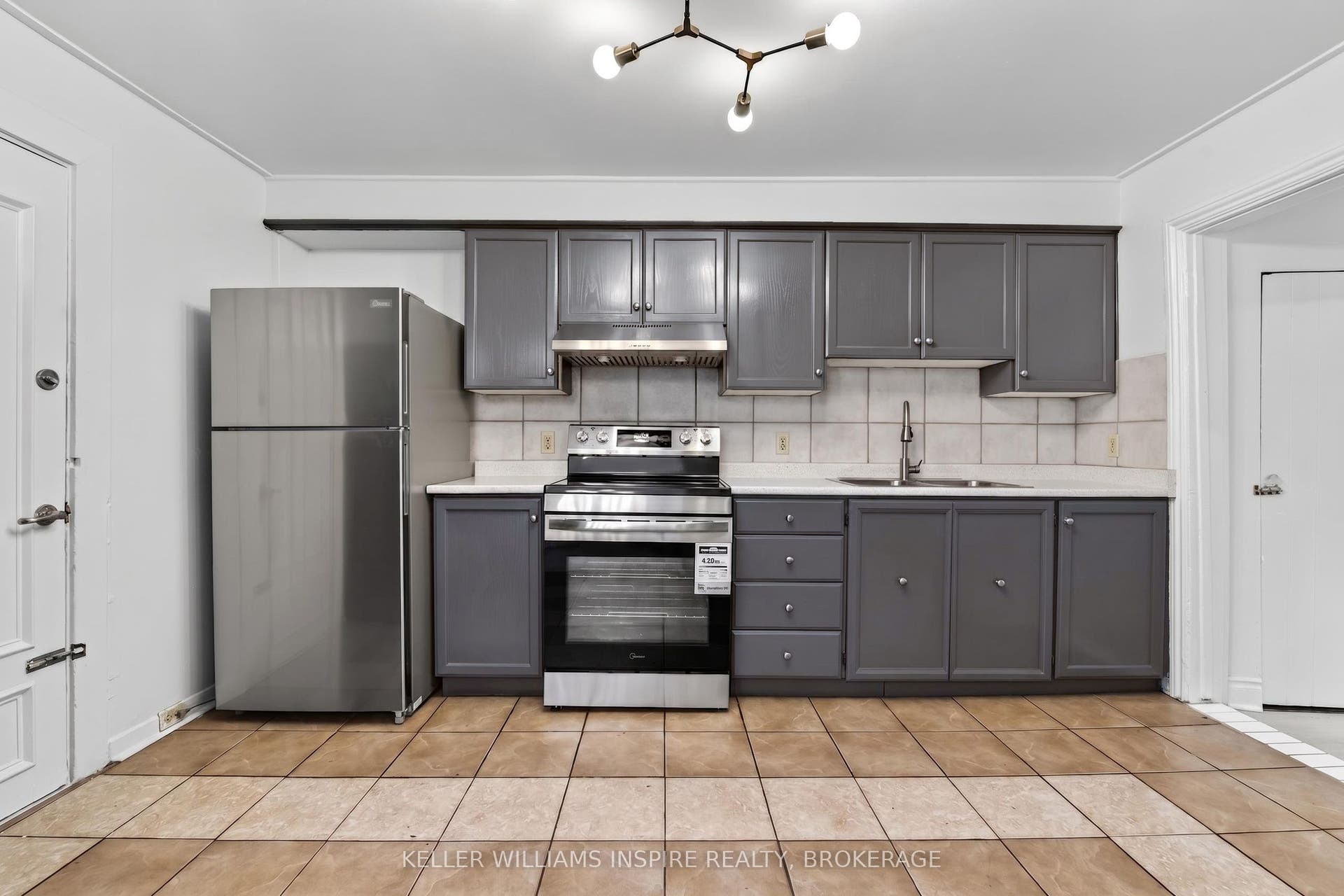 512 Johnson Street, Kingston, Frontenac ON K7L 1Z8
