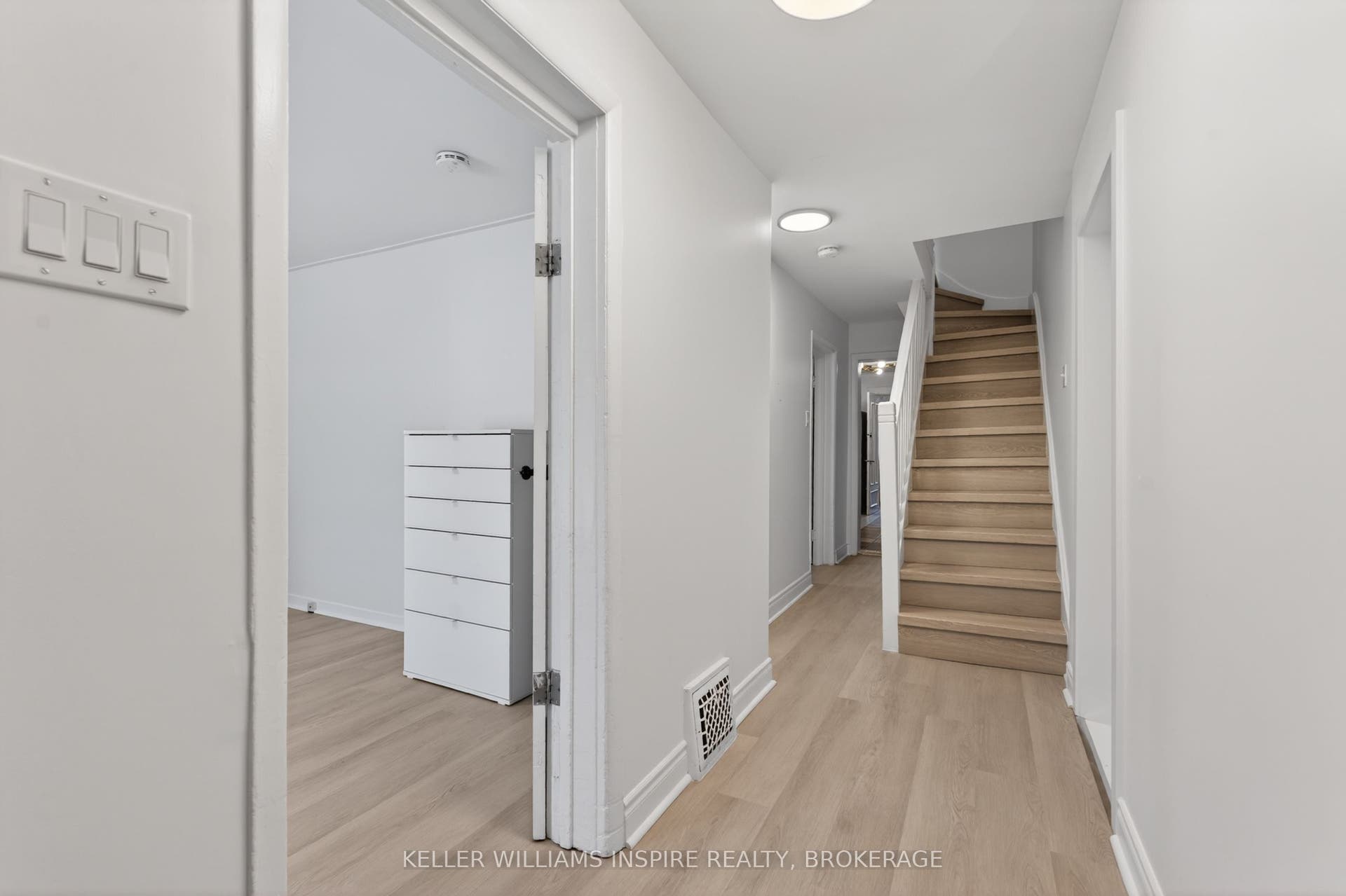 512 Johnson Street, Kingston, Frontenac ON K7L 1Z8