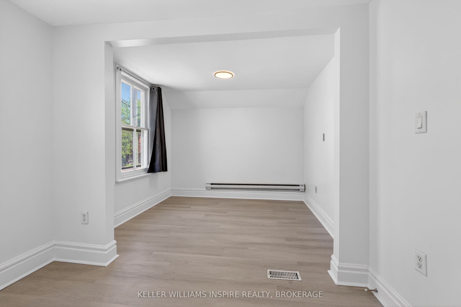 512 Johnson Street, Kingston, Frontenac ON K7L 1Z8