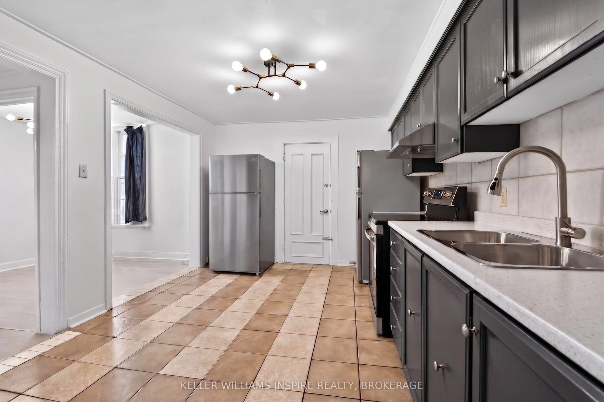 512 Johnson Street, Kingston, Frontenac ON K7L 1Z8