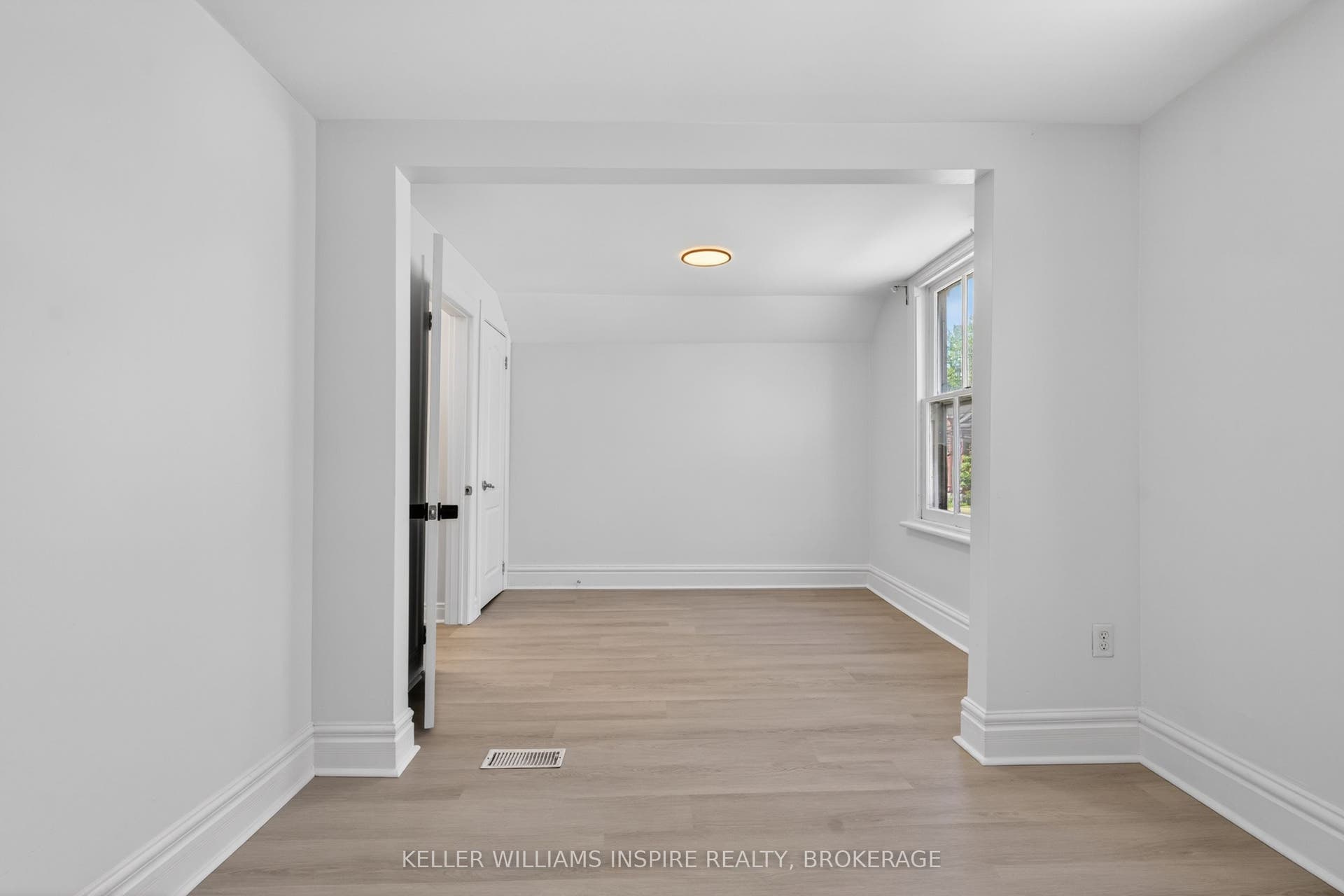 512 Johnson Street, Kingston, Frontenac ON K7L 1Z8