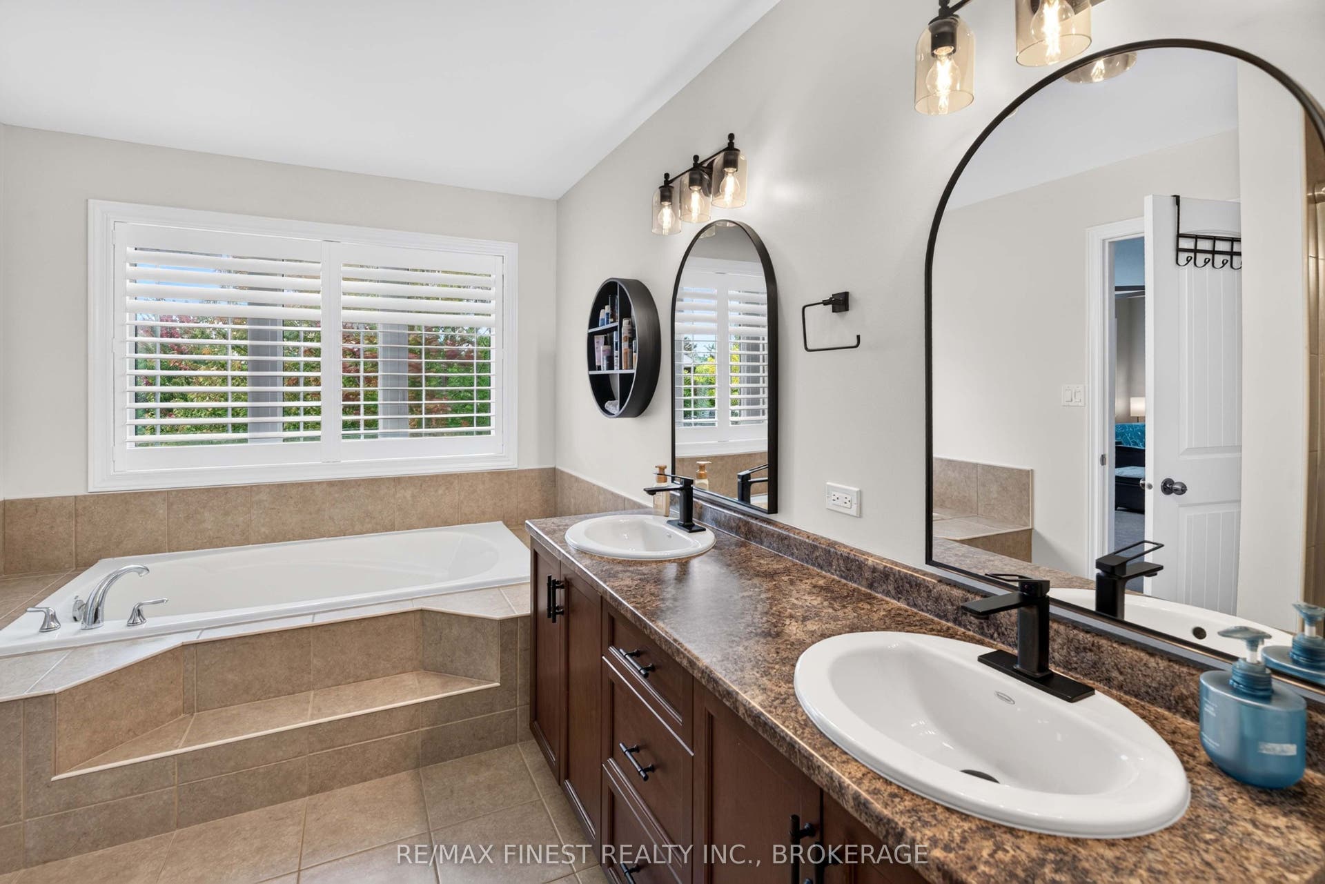 1593 Providence Crescent, Kingston, Frontenac ON K7P 0H8 1593 Providence Crescent, Kingston, Frontenac ON K7P 0H8