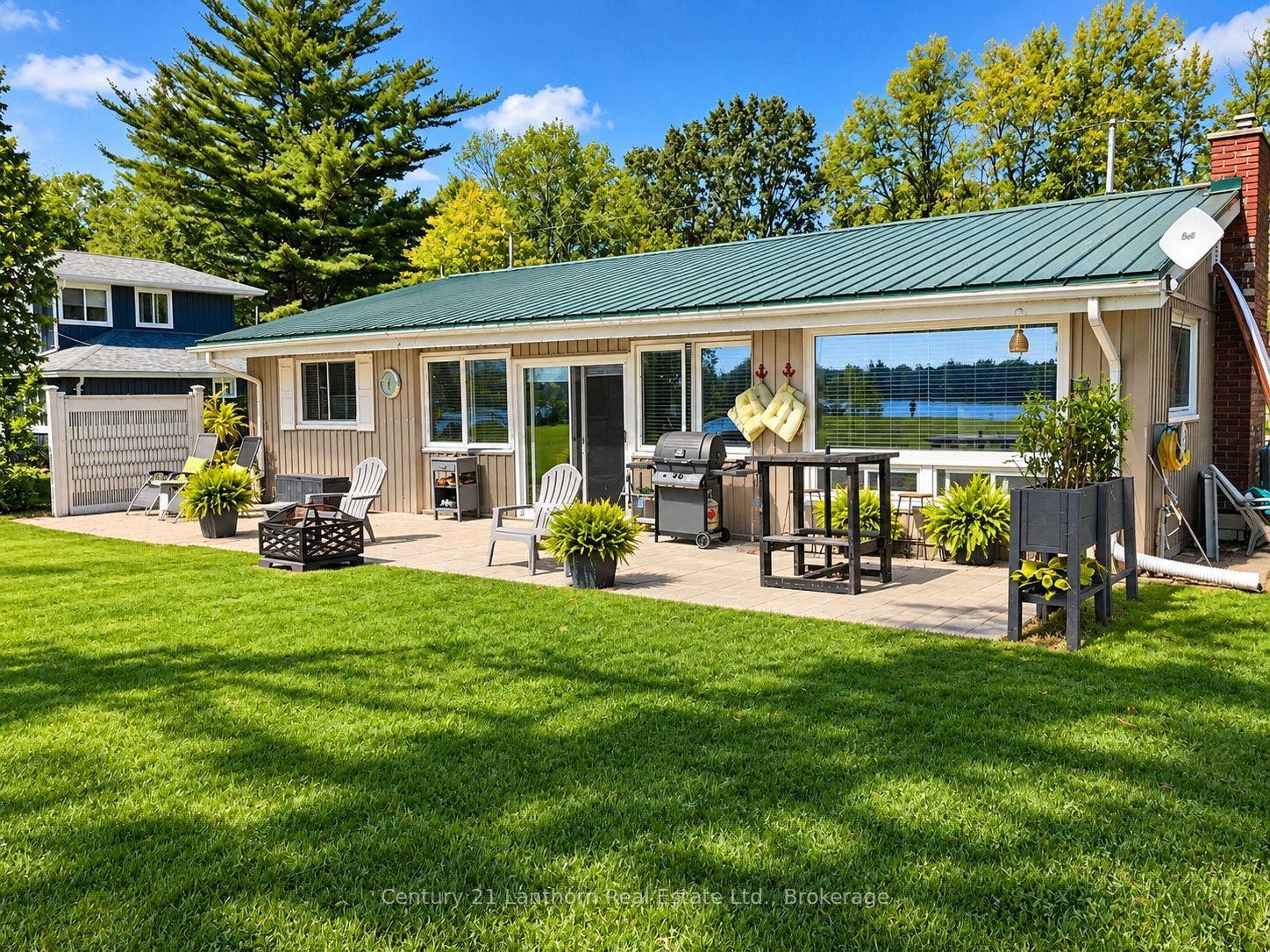 27 Willow Point Road, Brighton, Northumberland ON K0K 1H0 Patio area accessible via sliding glass door