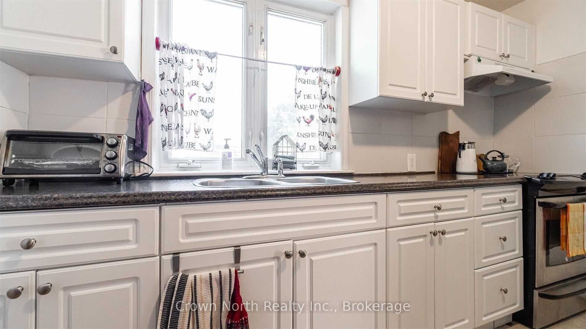196 Blucher Street, Kitchener, Waterloo ON N2H 5V7 196 Blucher Street, Kitchener, Waterloo ON N2H 5V7