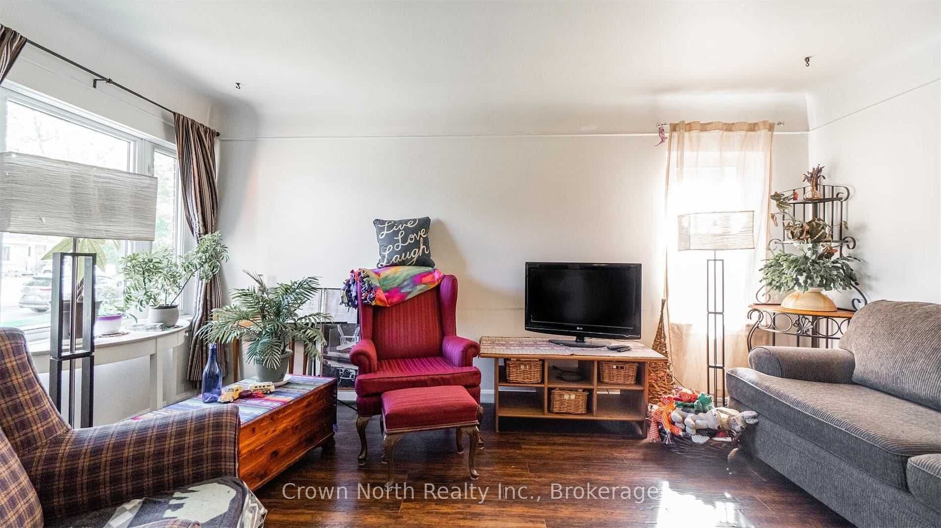 196 Blucher Street, Kitchener, Waterloo ON N2H 5V7 196 Blucher Street, Kitchener, Waterloo ON N2H 5V7