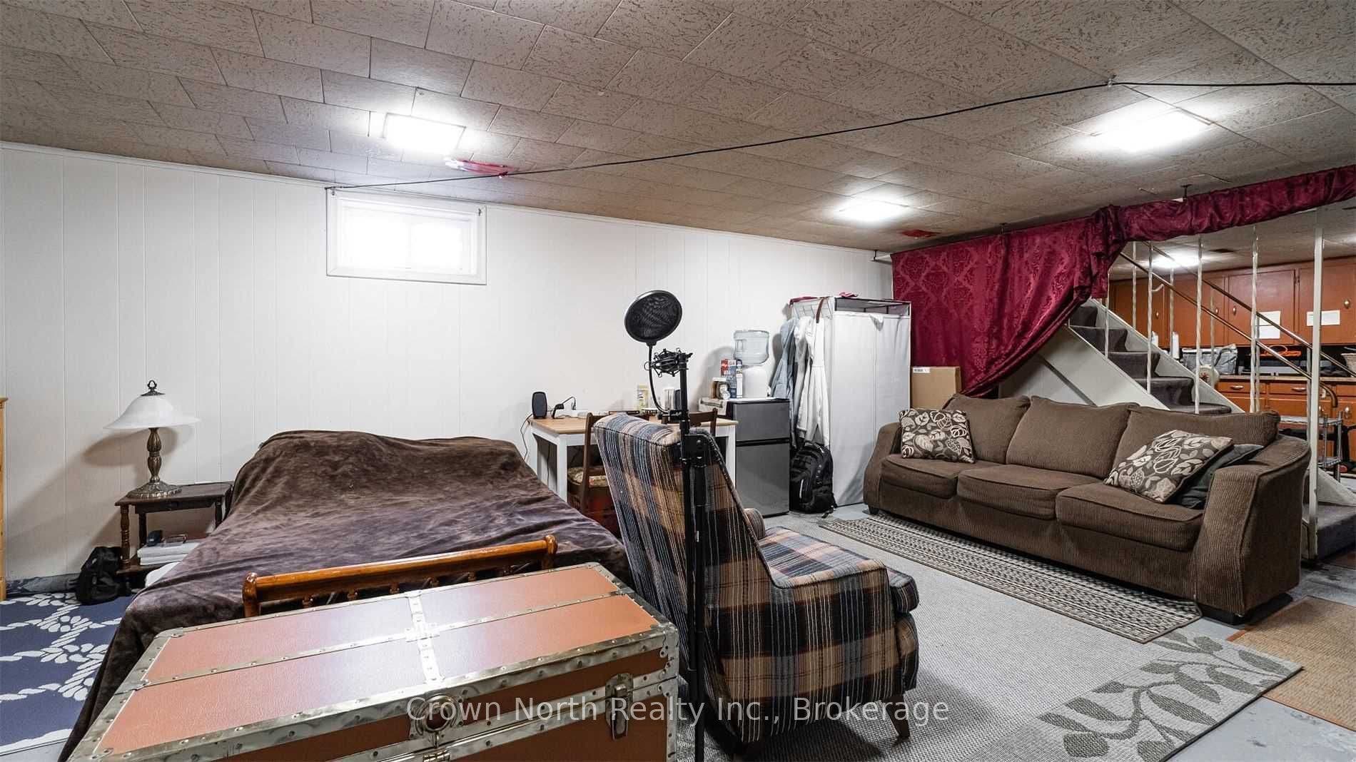 196 Blucher Street, Kitchener, Waterloo ON N2H 5V7 196 Blucher Street, Kitchener, Waterloo ON N2H 5V7