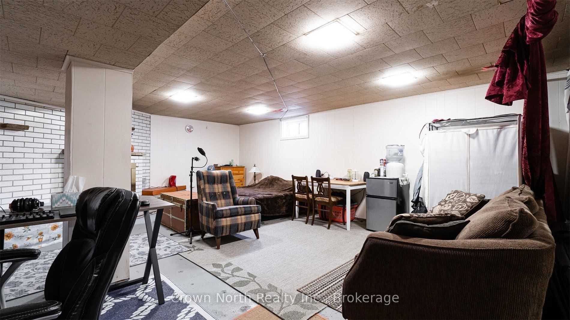 196 Blucher Street, Kitchener, Waterloo ON N2H 5V7 196 Blucher Street, Kitchener, Waterloo ON N2H 5V7