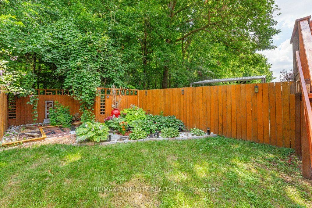 110 Activa Avenue, #E33, Kitchener, Waterloo ON N2E 4K4 110 Activa Avenue, #E33, Kitchener, Waterloo ON N2E 4K4