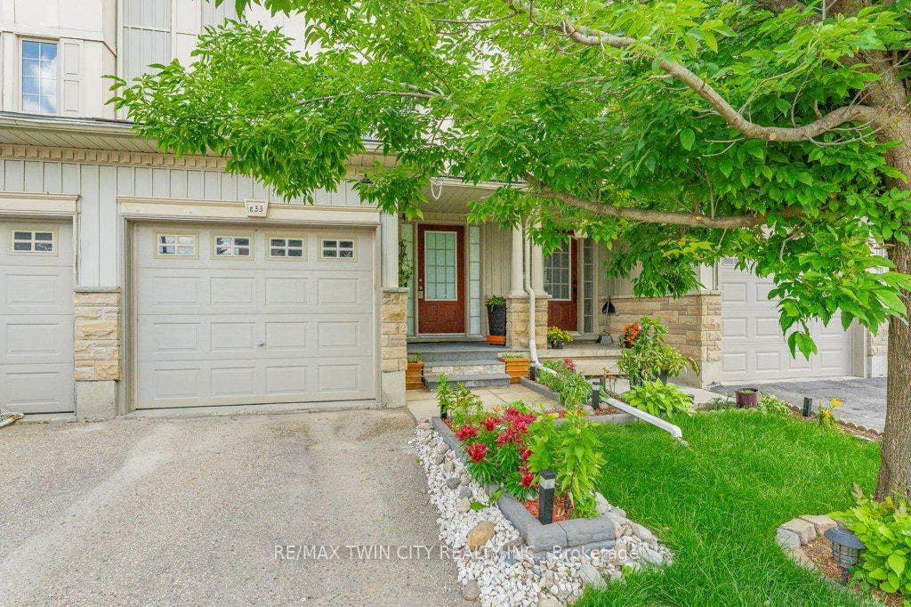 110 Activa Avenue, #E33, Kitchener, Waterloo ON N2E 4K4 110 Activa Avenue, #E33, Kitchener, Waterloo ON N2E 4K4