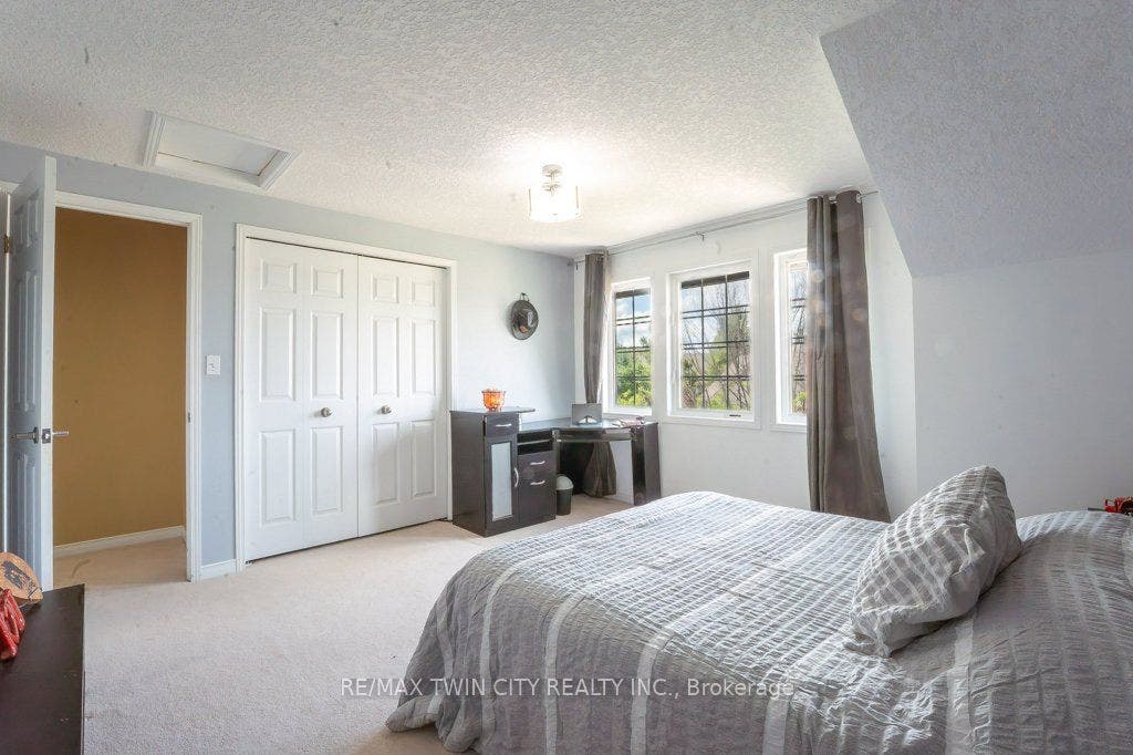 110 Activa Avenue, #E33, Kitchener, Waterloo ON N2E 4K4 110 Activa Avenue, #E33, Kitchener, Waterloo ON N2E 4K4