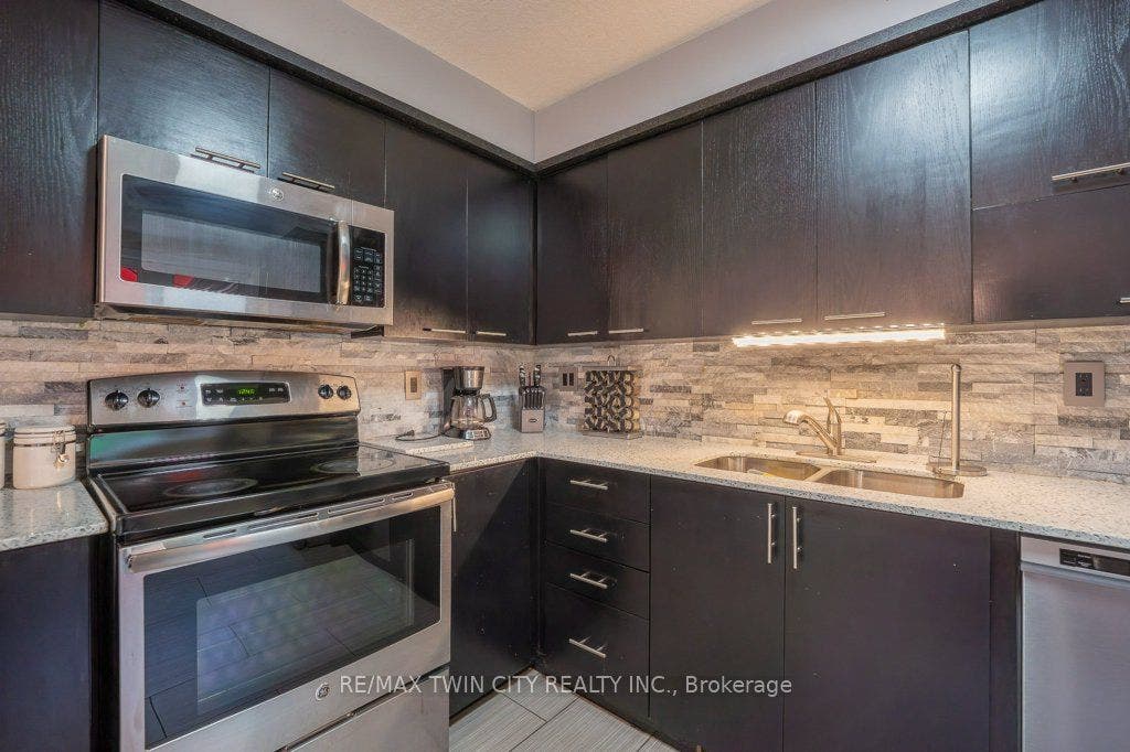 110 Activa Avenue, #E33, Kitchener, Waterloo ON N2E 4K4 110 Activa Avenue, #E33, Kitchener, Waterloo ON N2E 4K4