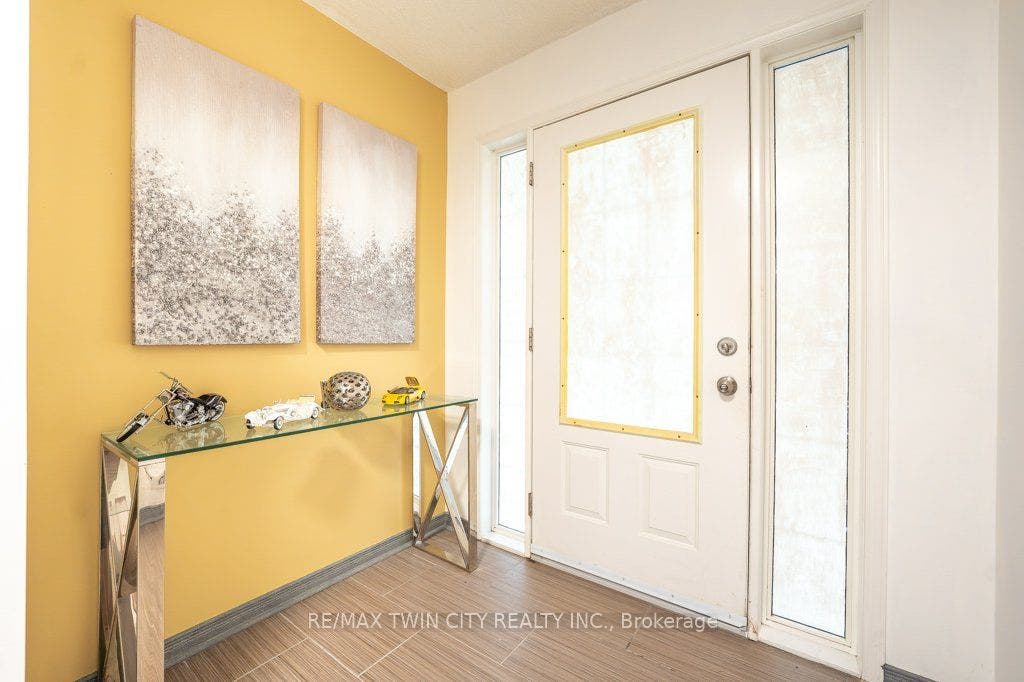110 Activa Avenue, #E33, Kitchener, Waterloo ON N2E 4K4 110 Activa Avenue, #E33, Kitchener, Waterloo ON N2E 4K4