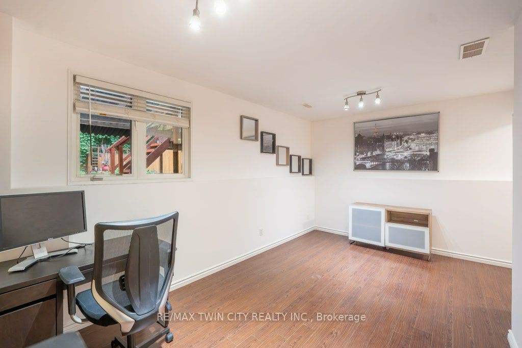 110 Activa Avenue, #E33, Kitchener, Waterloo ON N2E 4K4 110 Activa Avenue, #E33, Kitchener, Waterloo ON N2E 4K4