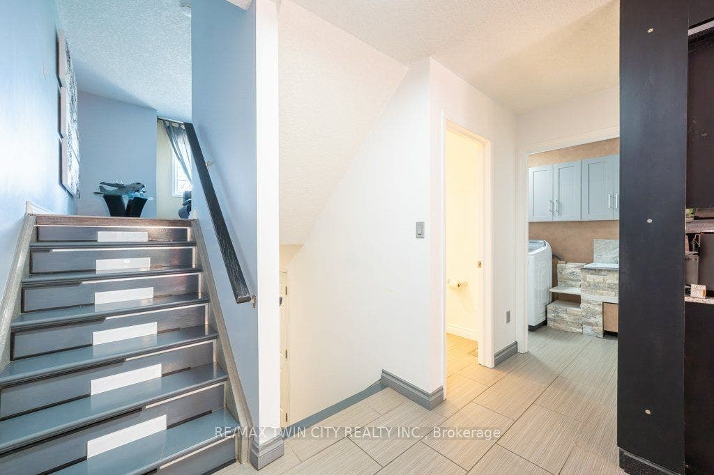 110 Activa Avenue, #E33, Kitchener, Waterloo ON N2E 4K4 110 Activa Avenue, #E33, Kitchener, Waterloo ON N2E 4K4