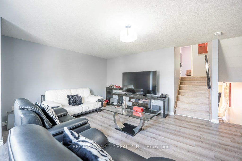 110 Activa Avenue, #E33, Kitchener, Waterloo ON N2E 4K4 110 Activa Avenue, #E33, Kitchener, Waterloo ON N2E 4K4