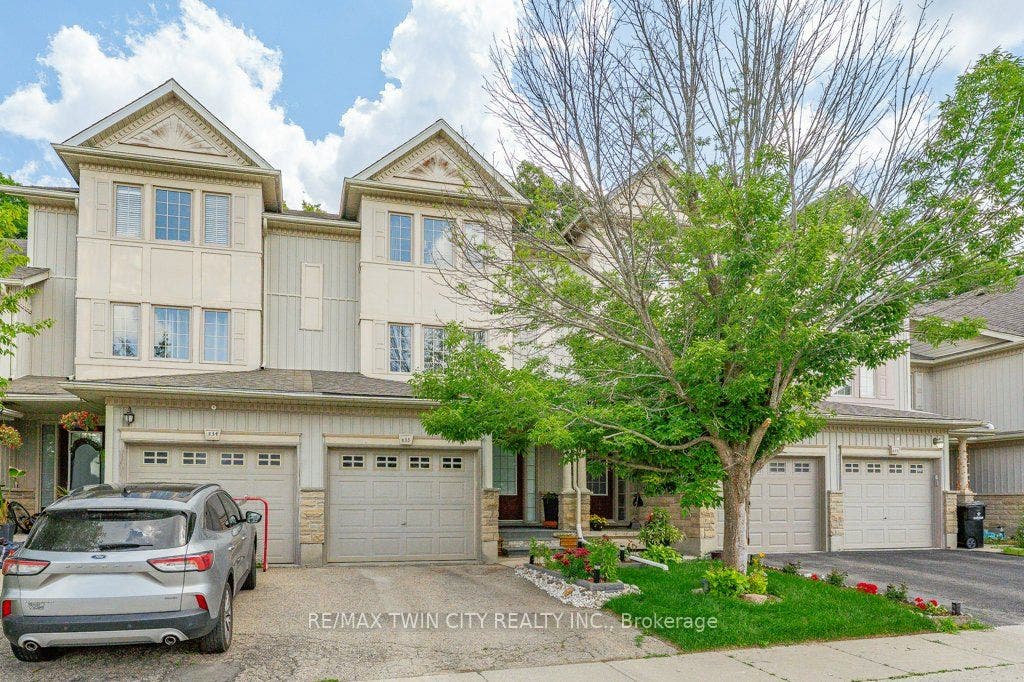 110 Activa Avenue, #E33, Kitchener, Waterloo ON N2E 4K4 110 Activa Avenue, #E33, Kitchener, Waterloo ON N2E 4K4