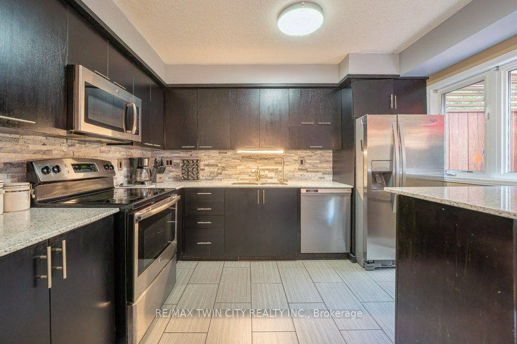 110 Activa Avenue, #E33, Kitchener, Waterloo ON N2E 4K4 110 Activa Avenue, #E33, Kitchener, Waterloo ON N2E 4K4