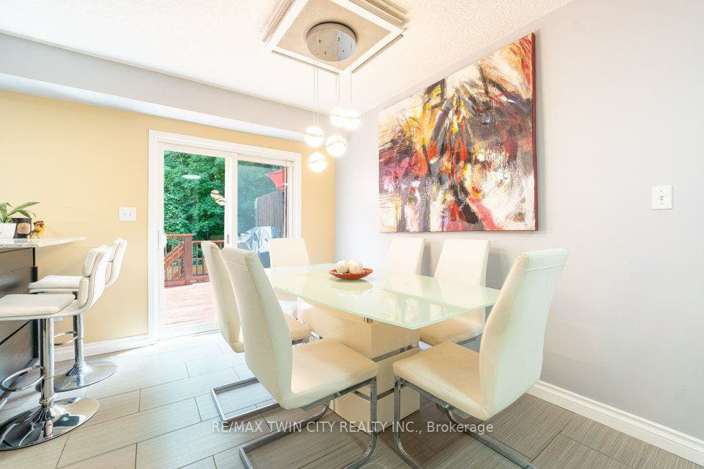 110 Activa Avenue, #E33, Kitchener, Waterloo ON N2E 4K4 110 Activa Avenue, #E33, Kitchener, Waterloo ON N2E 4K4