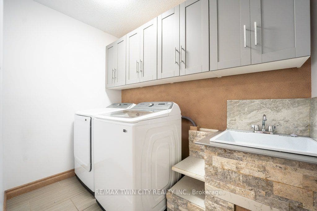 110 Activa Avenue, #E33, Kitchener, Waterloo ON N2E 4K4 110 Activa Avenue, #E33, Kitchener, Waterloo ON N2E 4K4