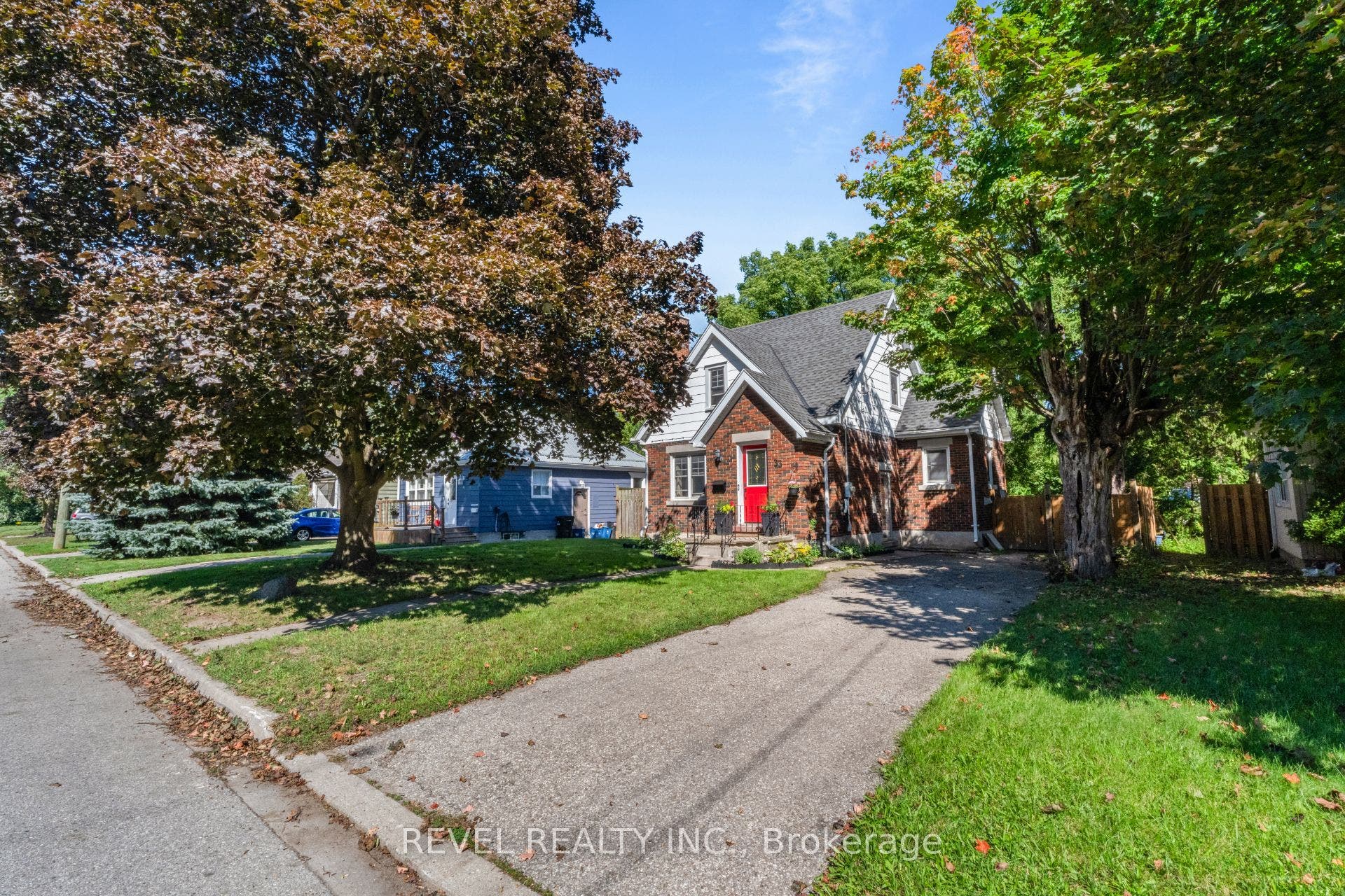 33 Middleton Street, Cambridge, Waterloo ON N1S 2R2 33 Middleton Street, Cambridge, Waterloo ON N1S 2R2