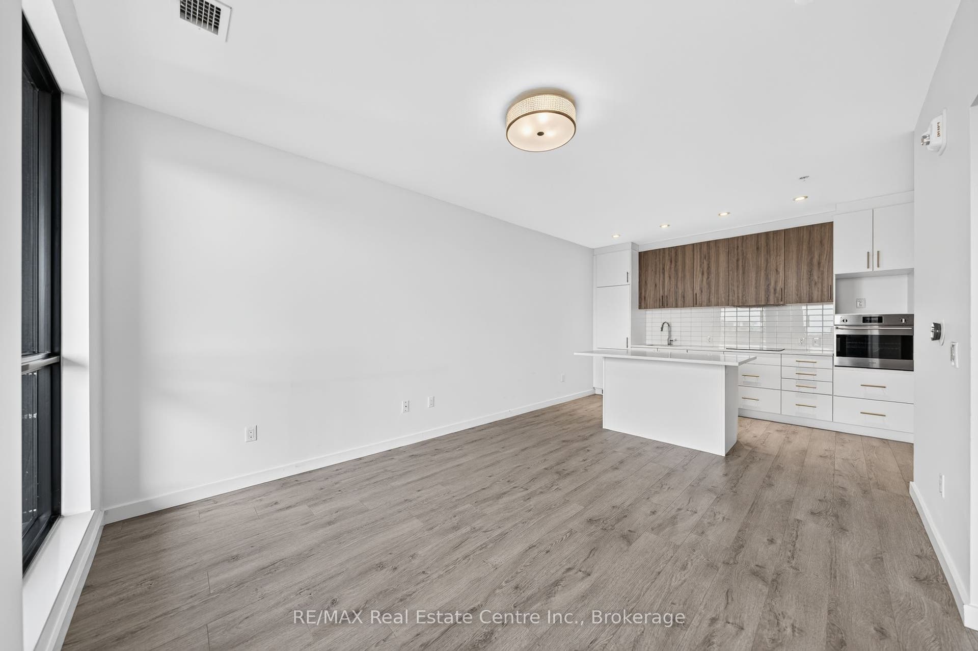 181 King Street S, #1607, Waterloo, Waterloo ON N2J 0E7 181 King Street S, #1607, Waterloo, Waterloo ON N2J 0E7