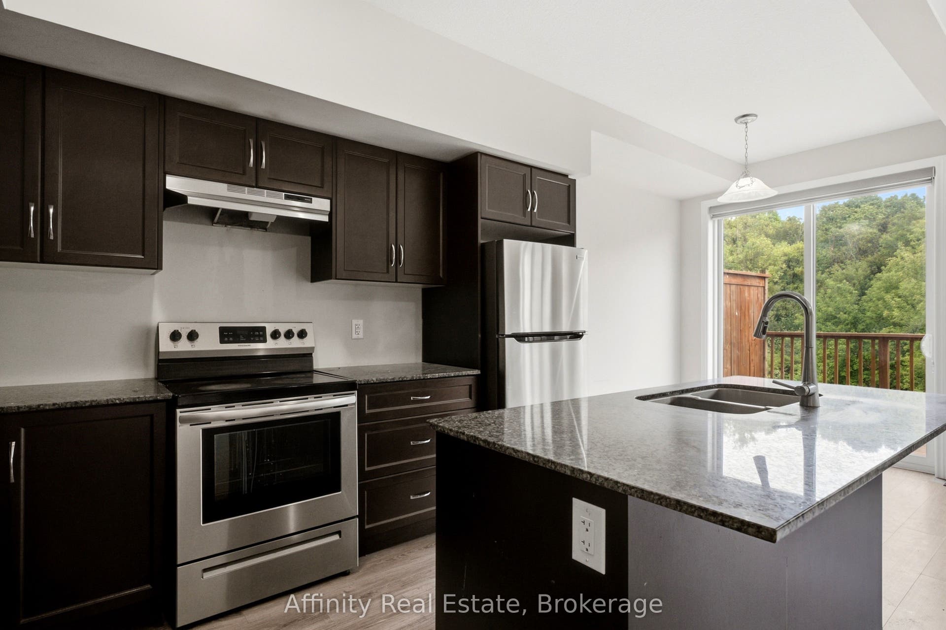 10 Birmingham Drive, #32, Cambridge, Waterloo ON N1R 0C5 10 Birmingham Drive, #32, Cambridge, Waterloo ON N1R 0C5