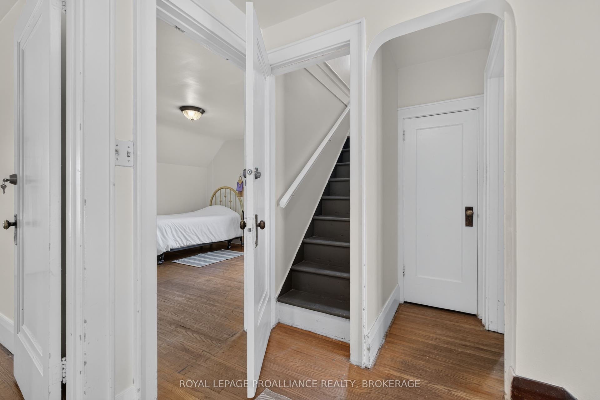 130 MACDONNELL Street, Kingston, Frontenac ON K7L 4B8