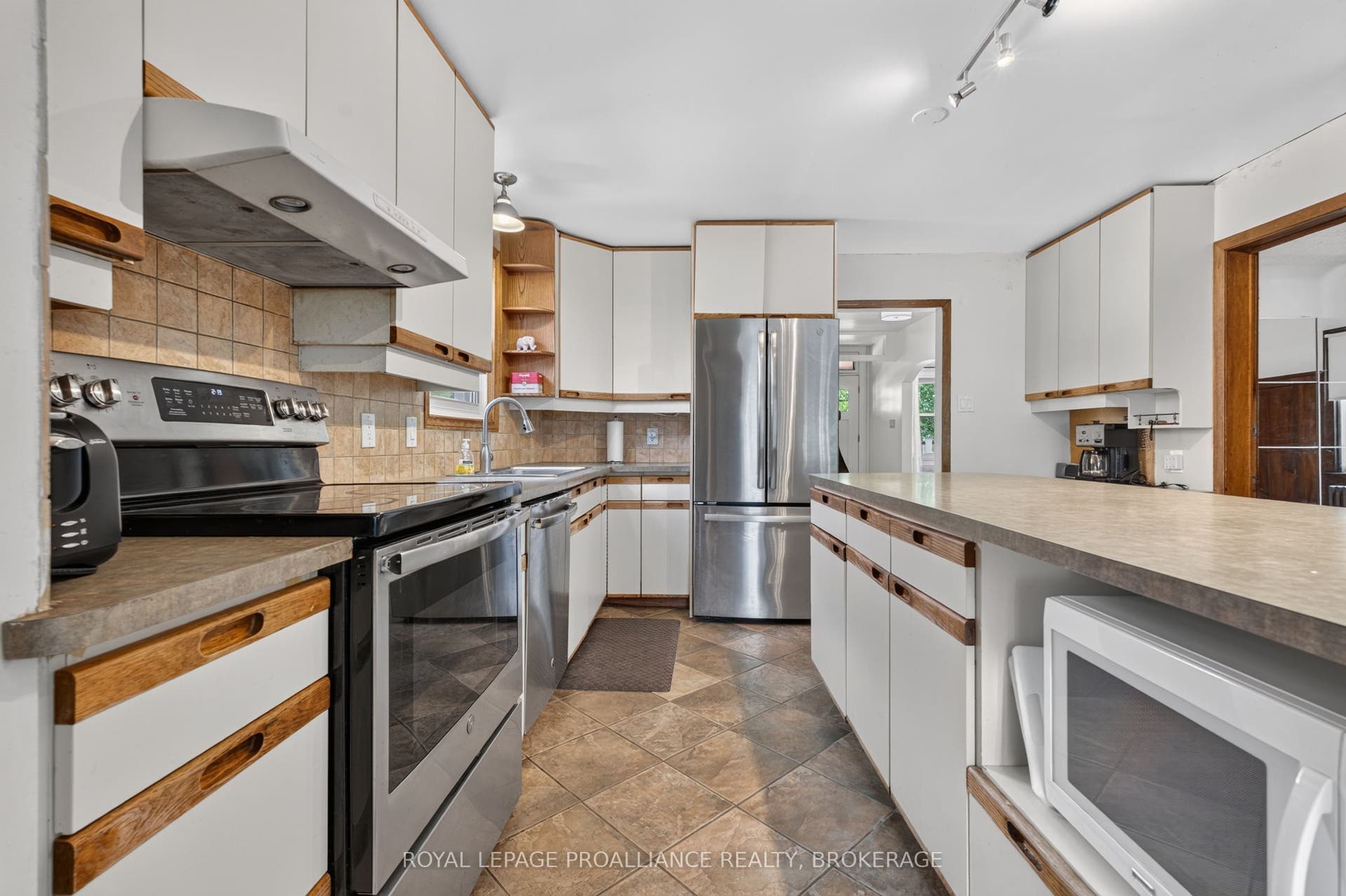 130 MACDONNELL Street, Kingston, Frontenac ON K7L 4B8
