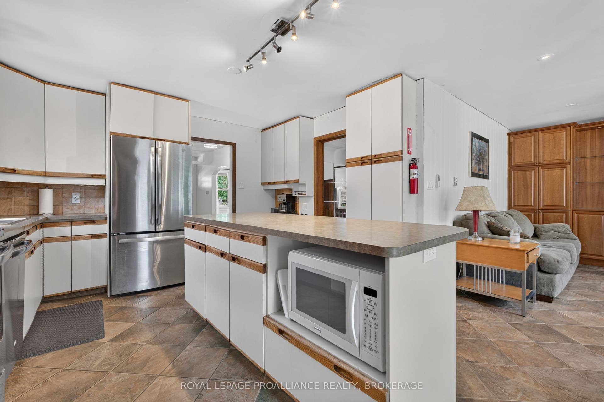 130 MACDONNELL Street, Kingston, Frontenac ON K7L 4B8