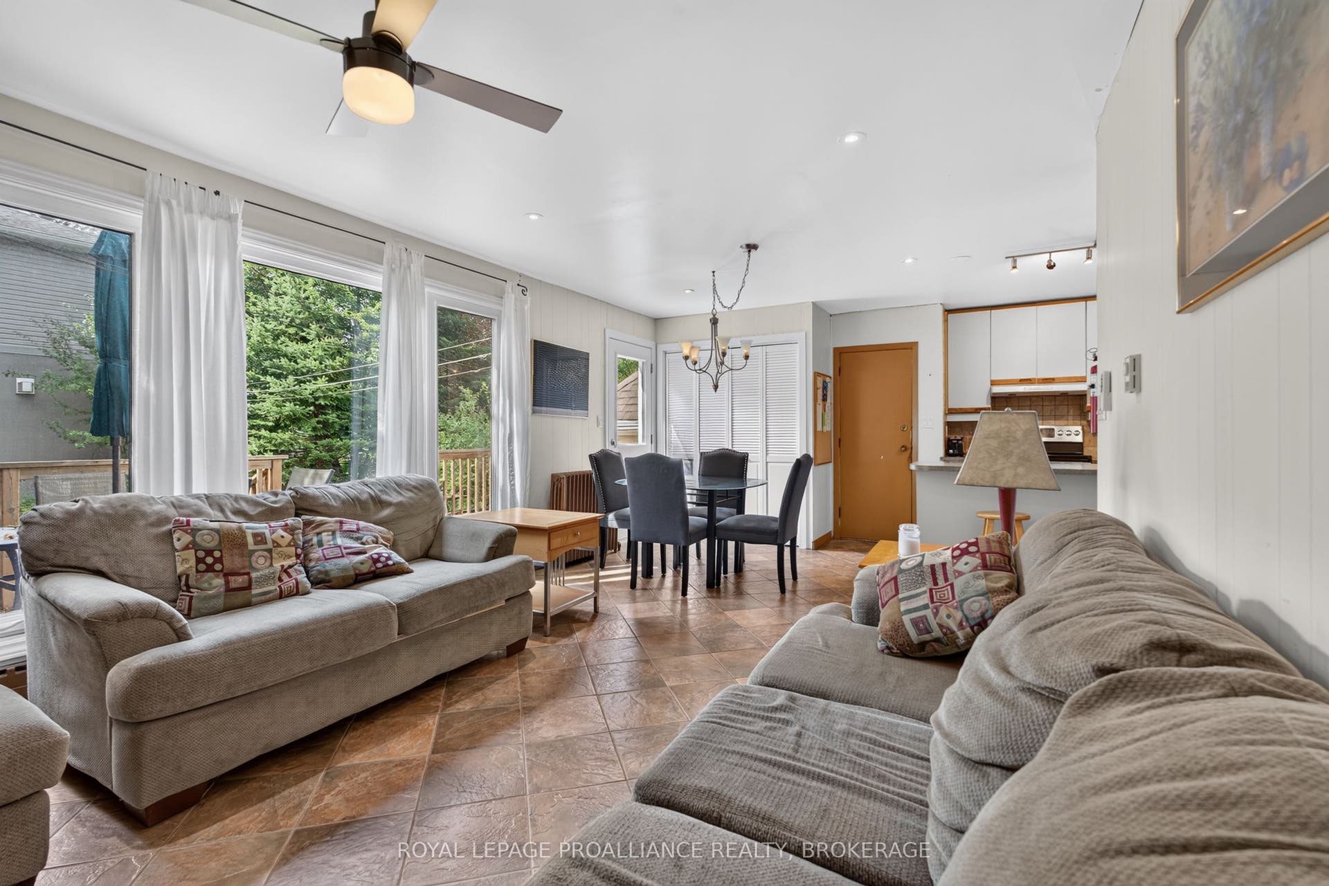 130 MACDONNELL Street, Kingston, Frontenac ON K7L 4B8
