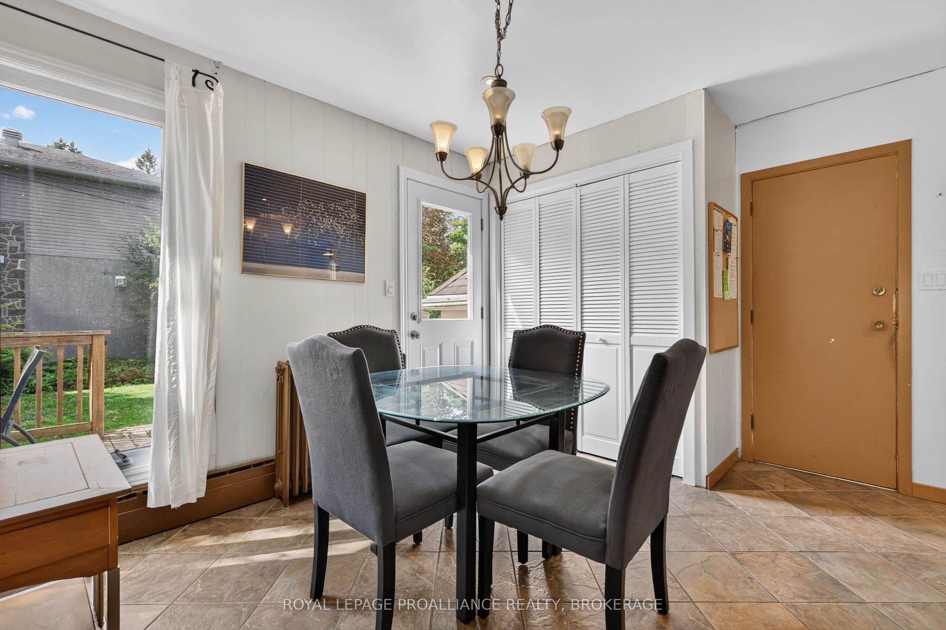 130 MACDONNELL Street, Kingston, Frontenac ON K7L 4B8