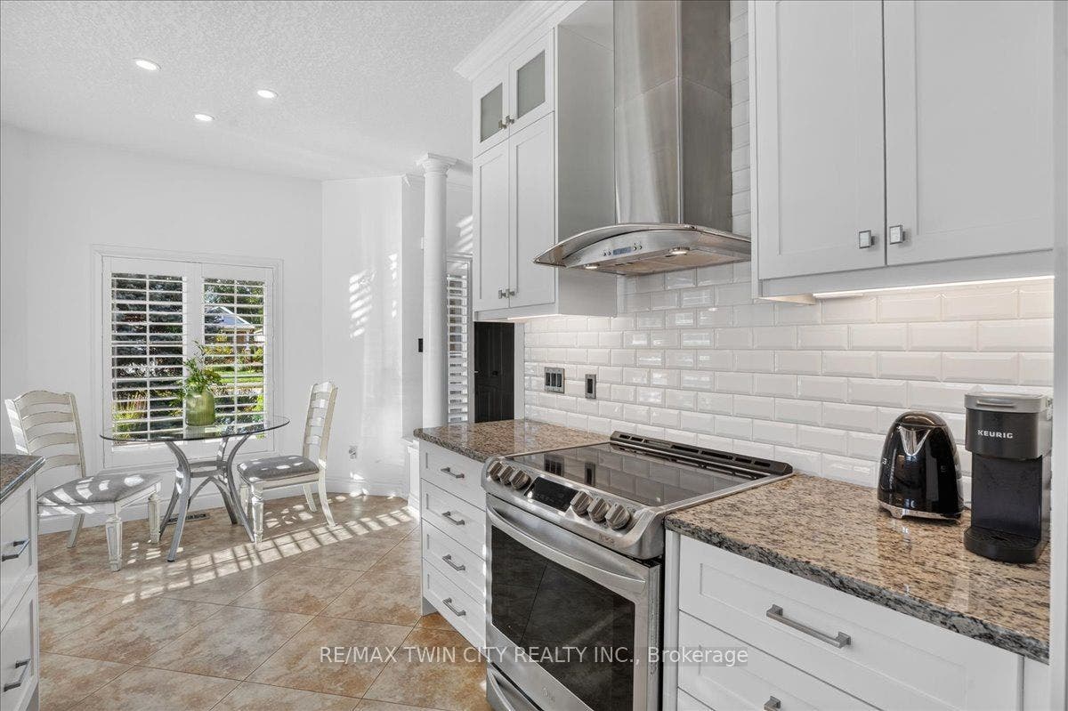 147 Reiber Court, Waterloo, Waterloo ON N2L 6N2 147 Reiber Court, Waterloo, Waterloo ON N2L 6N2