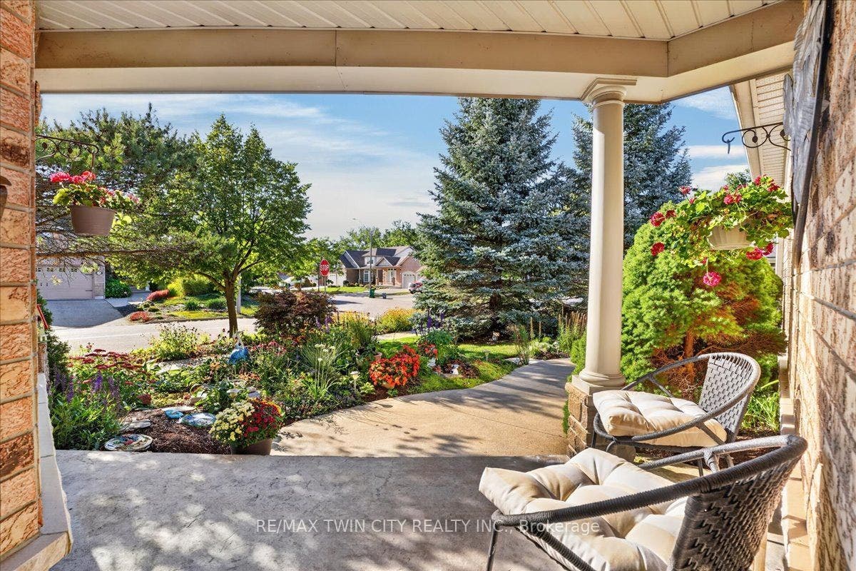 147 Reiber Court, Waterloo, Waterloo ON N2L 6N2 147 Reiber Court, Waterloo, Waterloo ON N2L 6N2