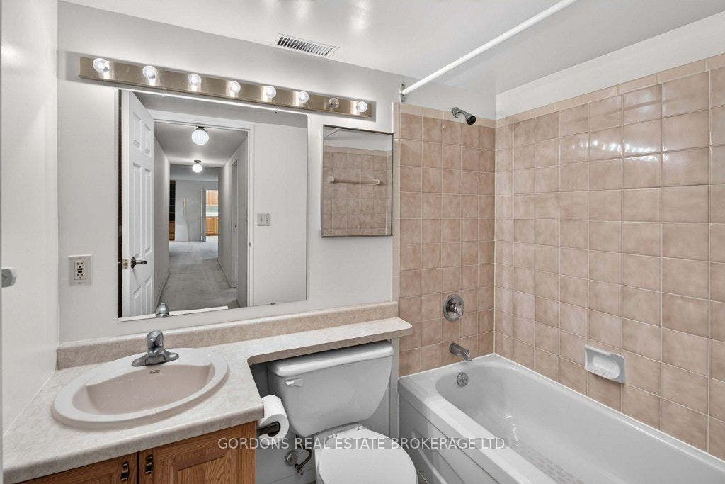 120 Barrett Court, #201, Kingston, Frontenac ON K7L 5H6 120 Barrett Court, #201, Kingston, Frontenac ON K7L 5H6