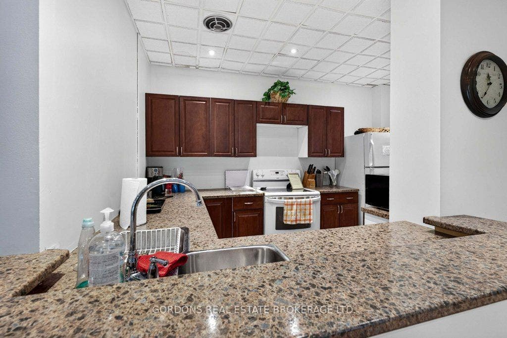 120 Barrett Court, #201, Kingston, Frontenac ON K7L 5H6 120 Barrett Court, #201, Kingston, Frontenac ON K7L 5H6